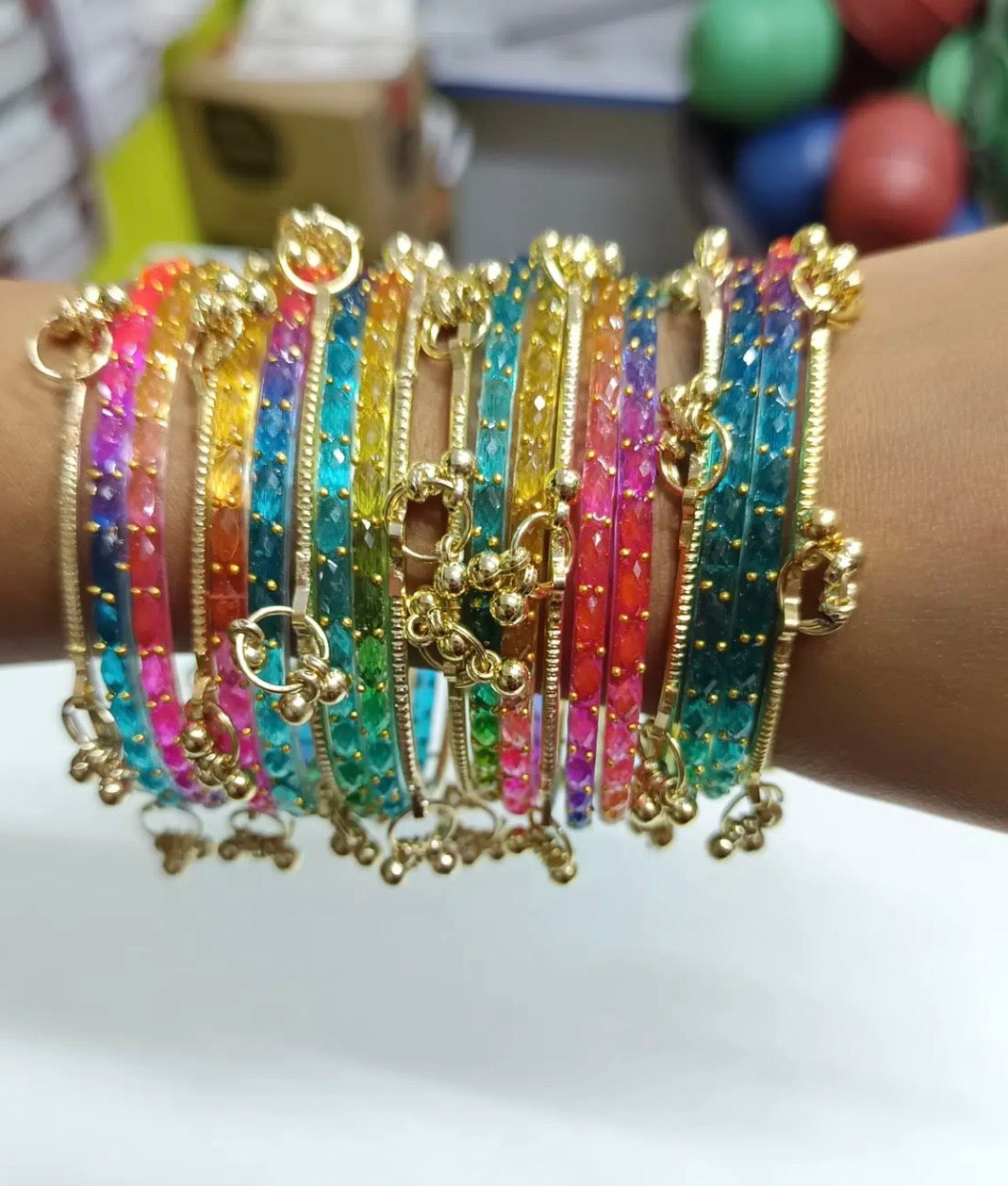 ✨TRADITIONAL LIGHT  MULTICOLOR BANGLES